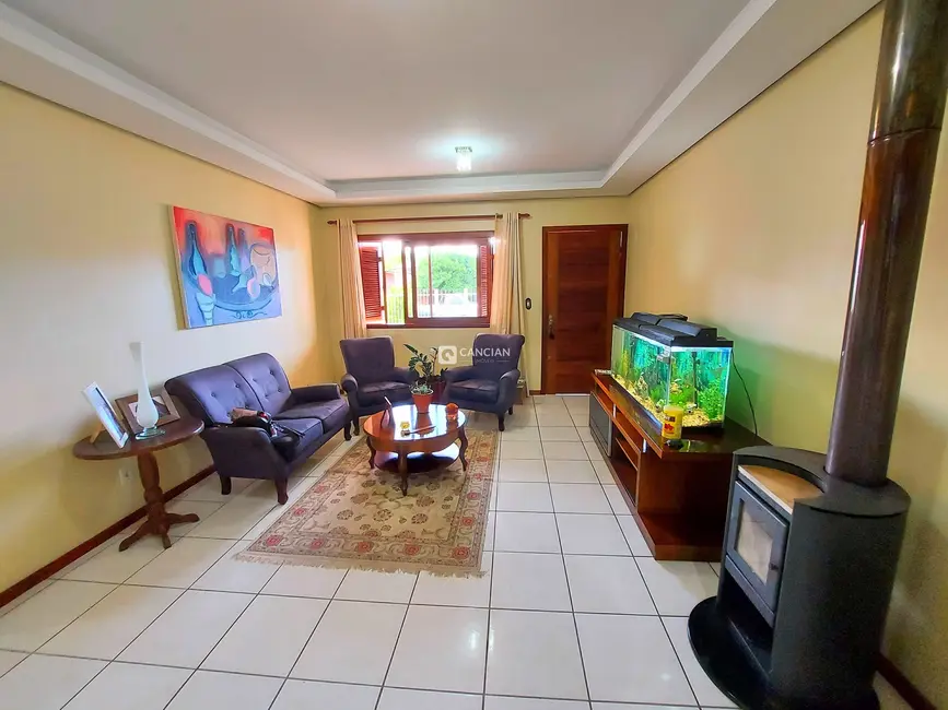 Casa com 4 quartos à venda, 165m2 em Camobi, Santa Maria - RS - imagem 6 Foto 6 de Casa com 4 quartos à venda, 165m2 em Camobi, Santa Maria - RS