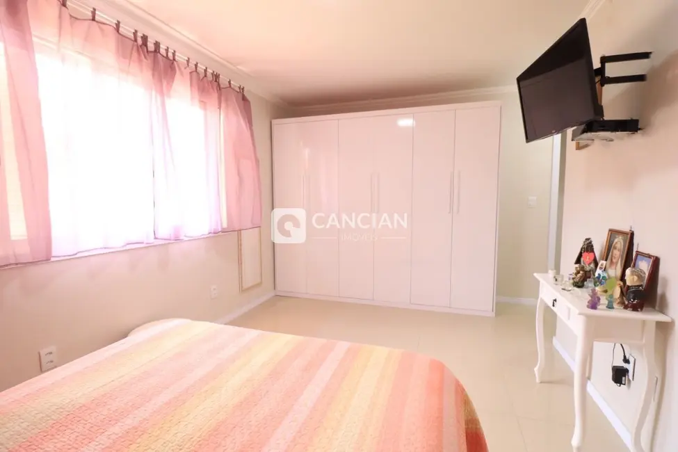 Casa com 3 quartos à venda, 194m2 em Camobi, Santa Maria - RS - imagem 7 Foto 7 de Casa com 3 quartos à venda, 194m2 em Camobi, Santa Maria - RS