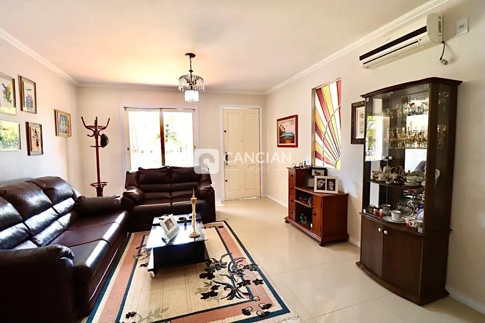 Casa com 3 quartos à venda, 194m2 em Camobi, Santa Maria - RS - imagem 5 Foto 5 de Casa com 3 quartos à venda, 194m2 em Camobi, Santa Maria - RS