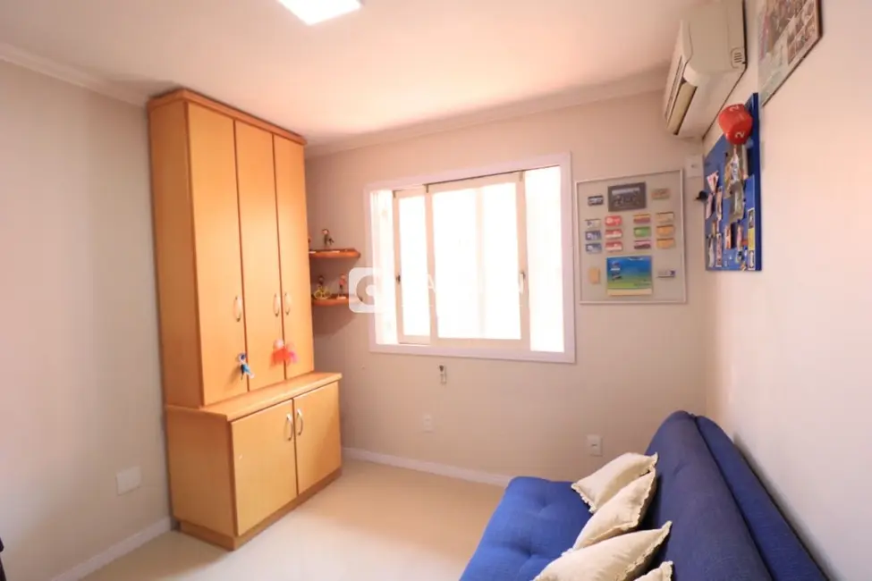 Casa com 3 quartos à venda, 194m2 em Camobi, Santa Maria - RS - imagem 9 Foto 9 de Casa com 3 quartos à venda, 194m2 em Camobi, Santa Maria - RS