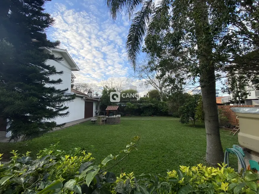 Casa com 5 quartos à venda, 290m2 em Camobi, Santa Maria - RS - imagem 7 Foto 7 de Casa com 5 quartos à venda, 290m2 em Camobi, Santa Maria - RS