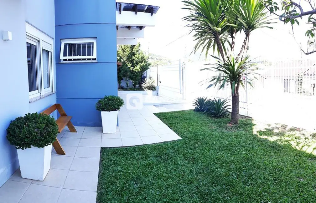 Casa com 3 quartos à venda, 263m2 em Itararé, Santa Maria - RS - imagem 5 Foto 5 de Casa com 3 quartos à venda, 263m2 em Itararé, Santa Maria - RS