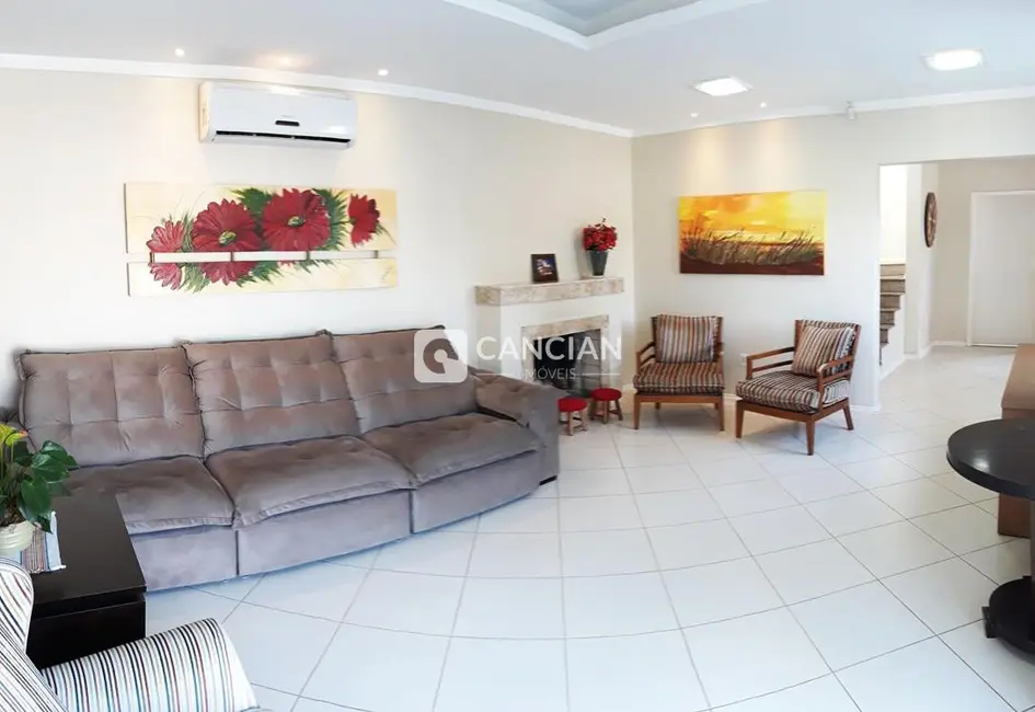 Casa com 3 quartos à venda, 263m2 em Itararé, Santa Maria - RS - imagem 7 Foto 7 de Casa com 3 quartos à venda, 263m2 em Itararé, Santa Maria - RS