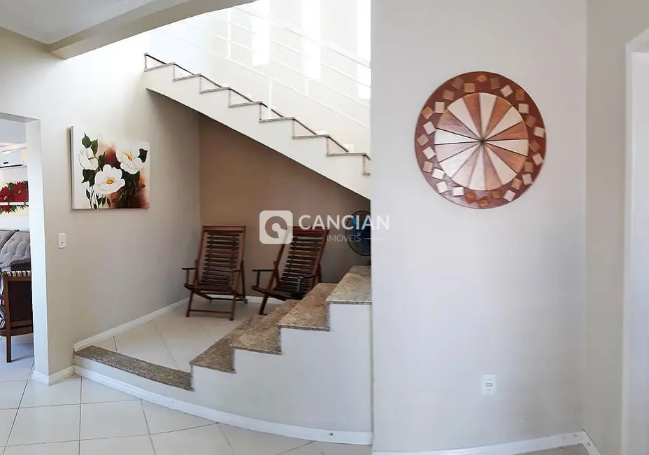 Casa com 3 quartos à venda, 263m2 em Itararé, Santa Maria - RS - imagem 9 Foto 9 de Casa com 3 quartos à venda, 263m2 em Itararé, Santa Maria - RS