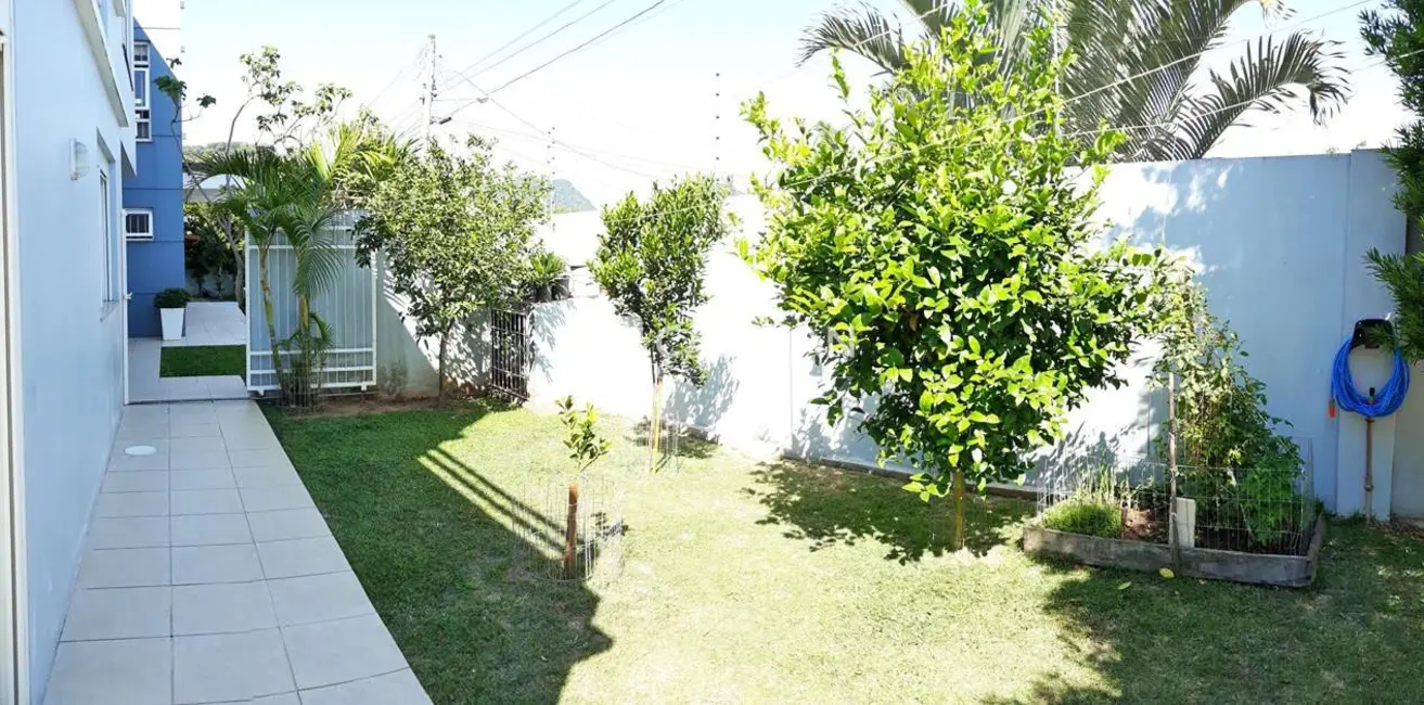 Casa com 3 quartos à venda, 263m2 em Itararé, Santa Maria - RS - imagem 6 Foto 6 de Casa com 3 quartos à venda, 263m2 em Itararé, Santa Maria - RS