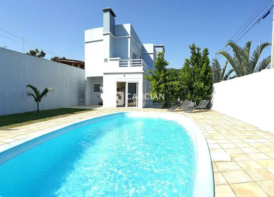 Casa com 3 quartos à venda, 263m2 em Itararé, Santa Maria - RS - imagem 1 Foto 1 de Casa com 3 quartos à venda, 263m2 em Itararé, Santa Maria - RS