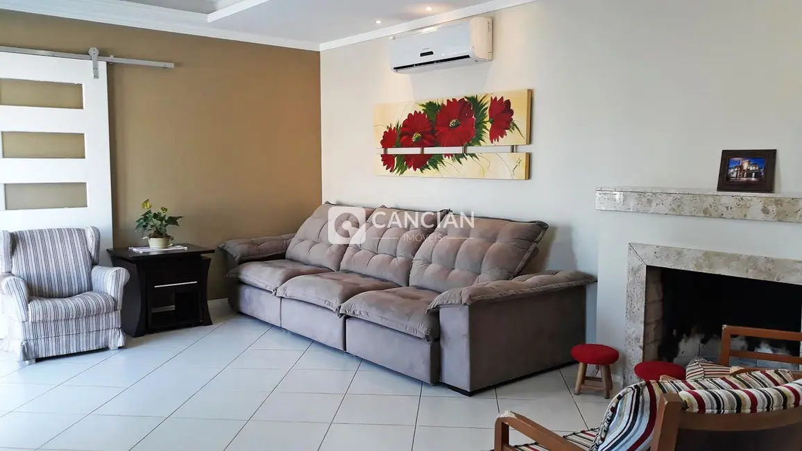 Casa com 3 quartos à venda, 263m2 em Itararé, Santa Maria - RS - imagem 8 Foto 8 de Casa com 3 quartos à venda, 263m2 em Itararé, Santa Maria - RS