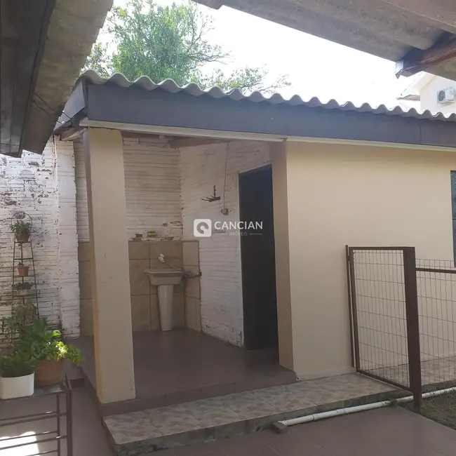 Casa com 3 quartos à venda, 90m2 em Camobi, Santa Maria - RS - imagem 5 Foto 5 de Casa com 3 quartos à venda, 90m2 em Camobi, Santa Maria - RS
