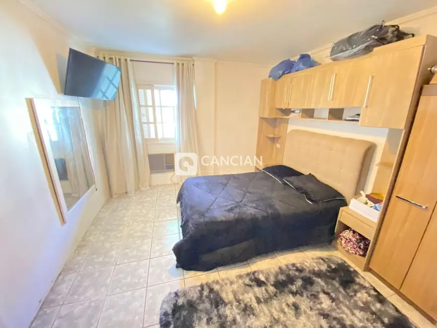 Casa com 3 quartos à venda, 150m2 em Pé de Plátano, Santa Maria - RS - imagem 5 Foto 5 de Casa com 3 quartos à venda, 150m2 em Pé de Plátano, Santa Maria - RS