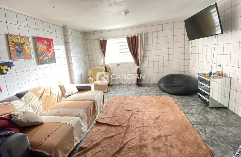 Foto 2 de Casa com 3 quartos à venda, 150m2 em Pé de Plátano, Santa Maria - RS