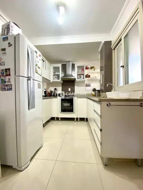 Apartamento com 3 quartos à venda, 133m2 em Centro, Santa Maria - RS - imagem 5 Foto 5 de Apartamento com 3 quartos à venda, 133m2 em Centro, Santa Maria - RS