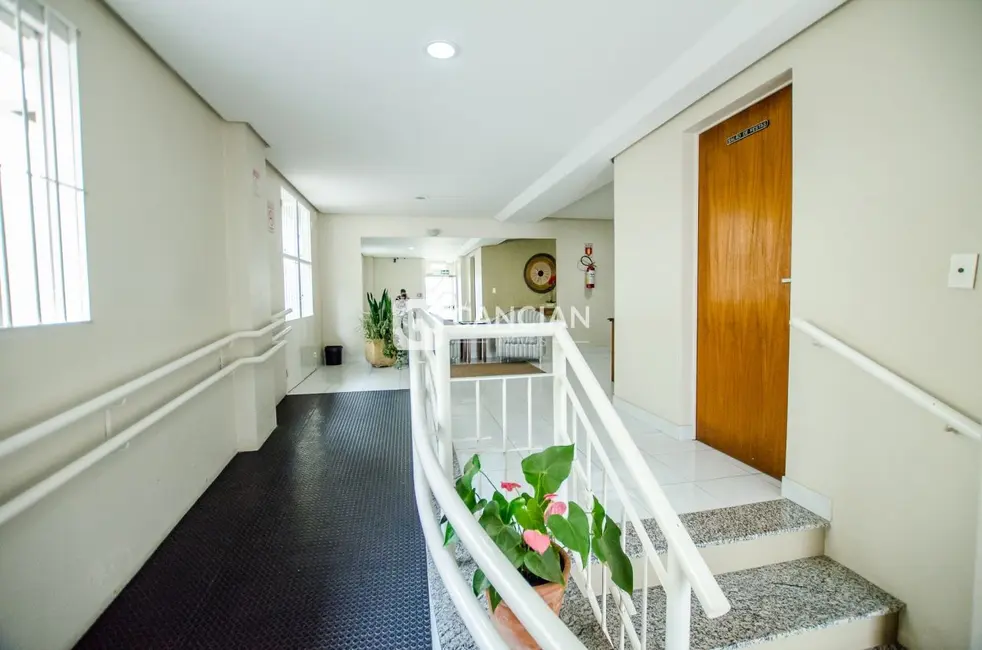 Foto 4 de Apartamento com 2 quartos à venda, 86m2 em Menino Jesus, Santa Maria - RS