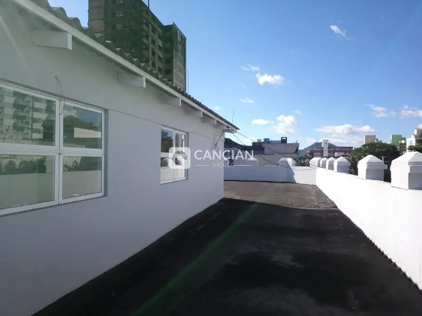 Prédio Inteiro com 13 quartos para alugar, 500m2 em Centro, Santa Maria - RS - imagem 4 Foto 4 de Prédio Inteiro com 13 quartos para alugar, 500m2 em Centro, Santa Maria - RS