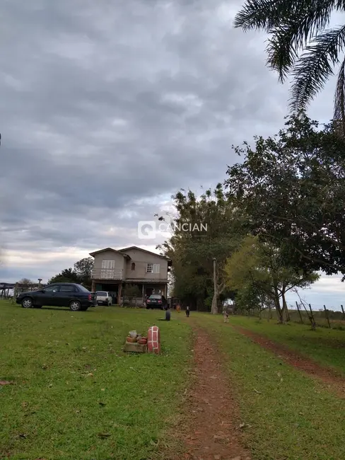 Foto 3 de Chácara com 3 quartos à venda, 156m2 em Diácono João Luiz Pozzobon, Santa Maria - RS