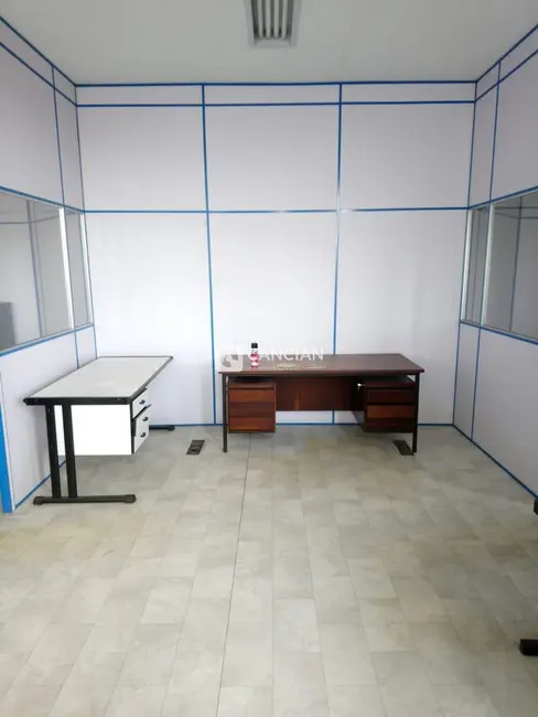 Foto 8 de Armazém / Galpão à venda, 331m2 em Lorenzi, Santa Maria - RS