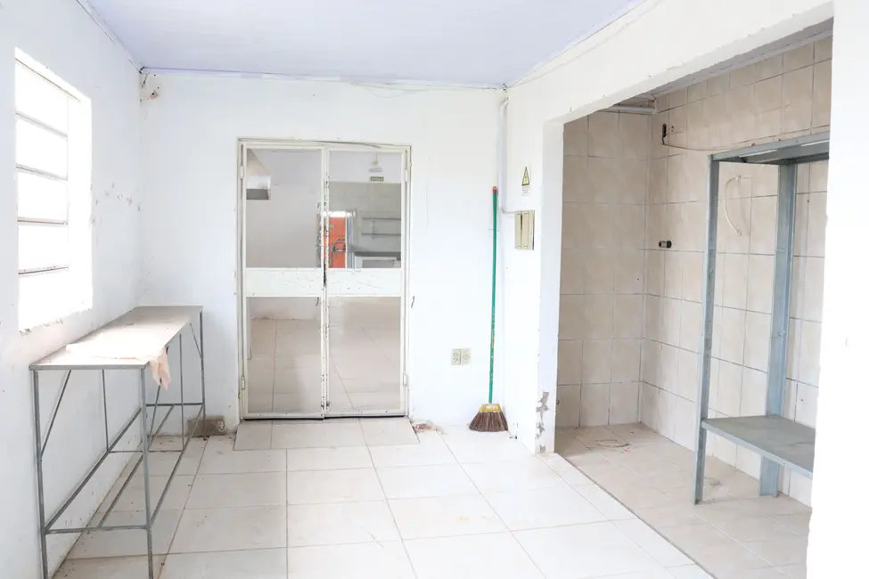 Foto 5 de Armazém / Galpão com 4 quartos para alugar, 400m2 em Patronato, Santa Maria - RS