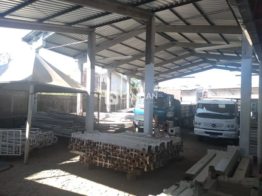 Foto 2 de Armazém / Galpão com 5 quartos à venda, 155m2 em Pé de Plátano, Santa Maria - RS