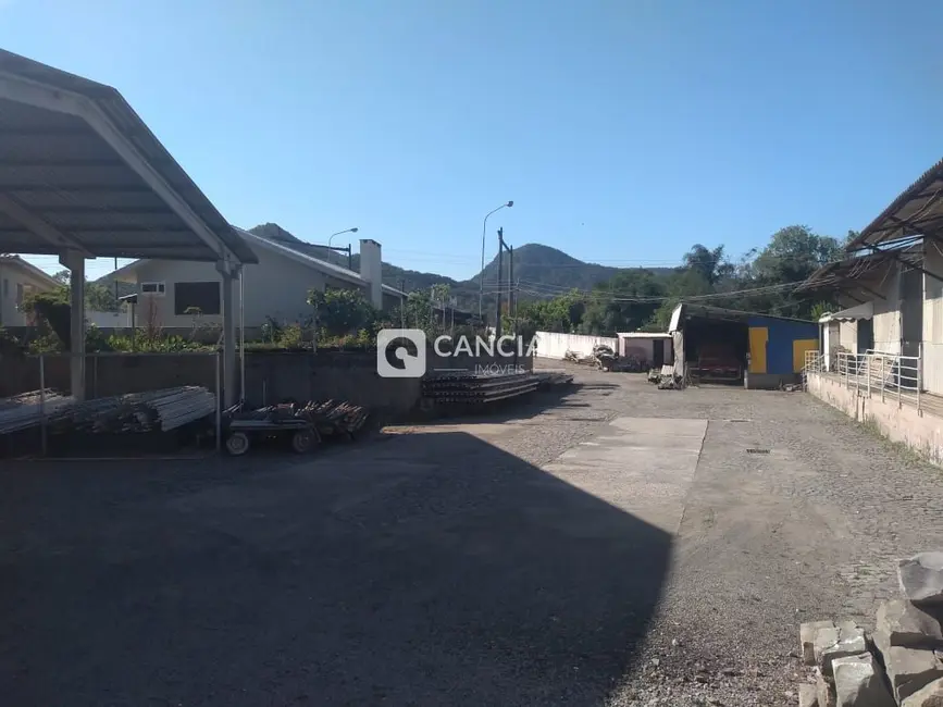 Foto 3 de Armazém / Galpão com 5 quartos à venda, 155m2 em Pé de Plátano, Santa Maria - RS