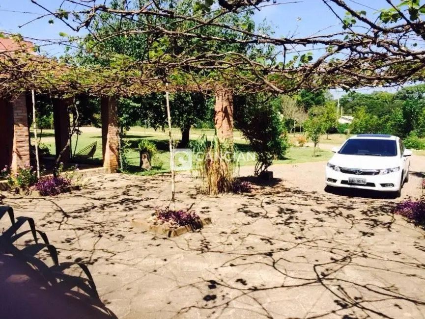 Foto 3 de Chácara com 4 quartos à venda, 860m2 em Santa Maria - RS