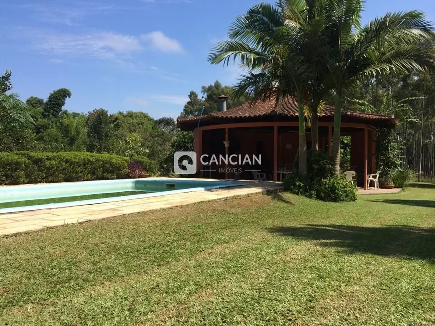 Foto 1 de Chácara com 4 quartos à venda, 860m2 em Santa Maria - RS