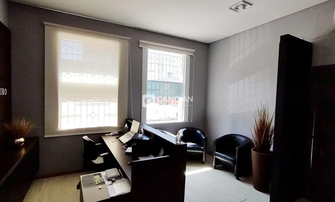 Sala Comercial com 2 quartos à venda, 207m2 em Centro, Santa Maria - RS - imagem 4 Foto 4 de Sala Comercial com 2 quartos à venda, 207m2 em Centro, Santa Maria - RS