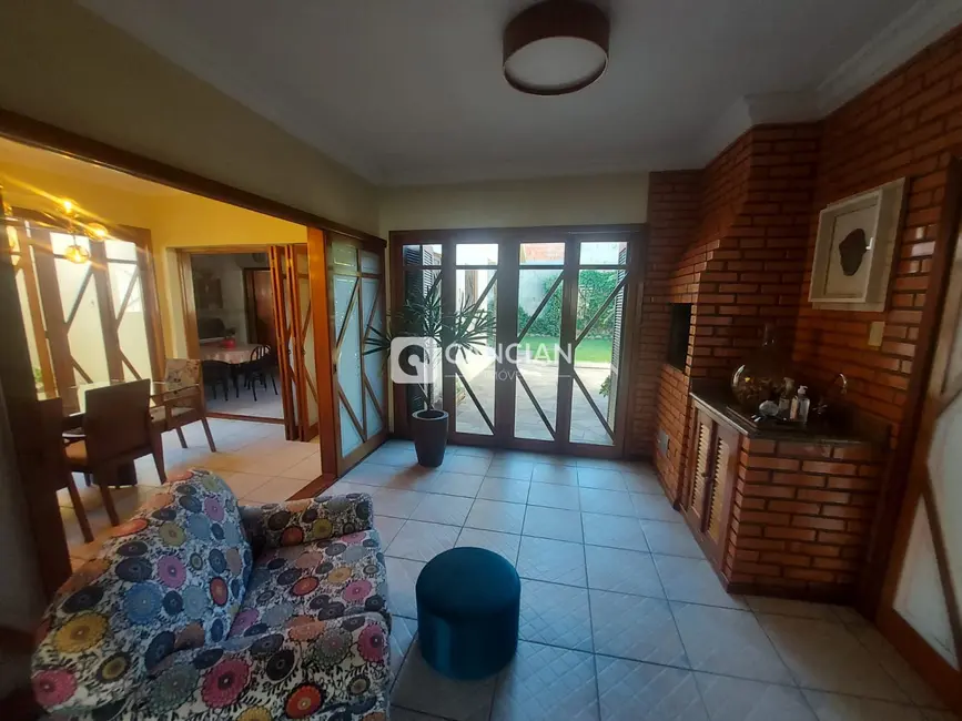 Casa com 4 quartos à venda, 282m2 em Duque de Caxias, Santa Maria - RS - imagem 8 Foto 8 de Casa com 4 quartos à venda, 282m2 em Duque de Caxias, Santa Maria - RS