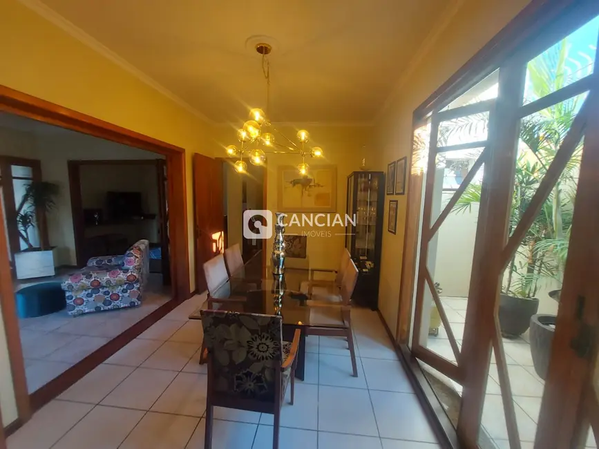 Casa com 4 quartos à venda, 282m2 em Duque de Caxias, Santa Maria - RS - imagem 4 Foto 4 de Casa com 4 quartos à venda, 282m2 em Duque de Caxias, Santa Maria - RS