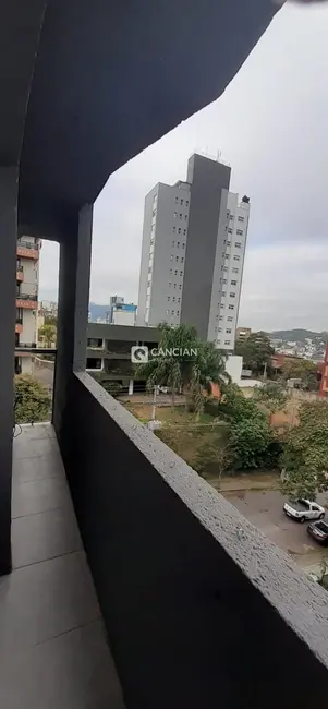 Foto 3 de Apartamento com 2 quartos à venda, 78m2 em Nossa Senhora de Lourdes, Santa Maria - RS