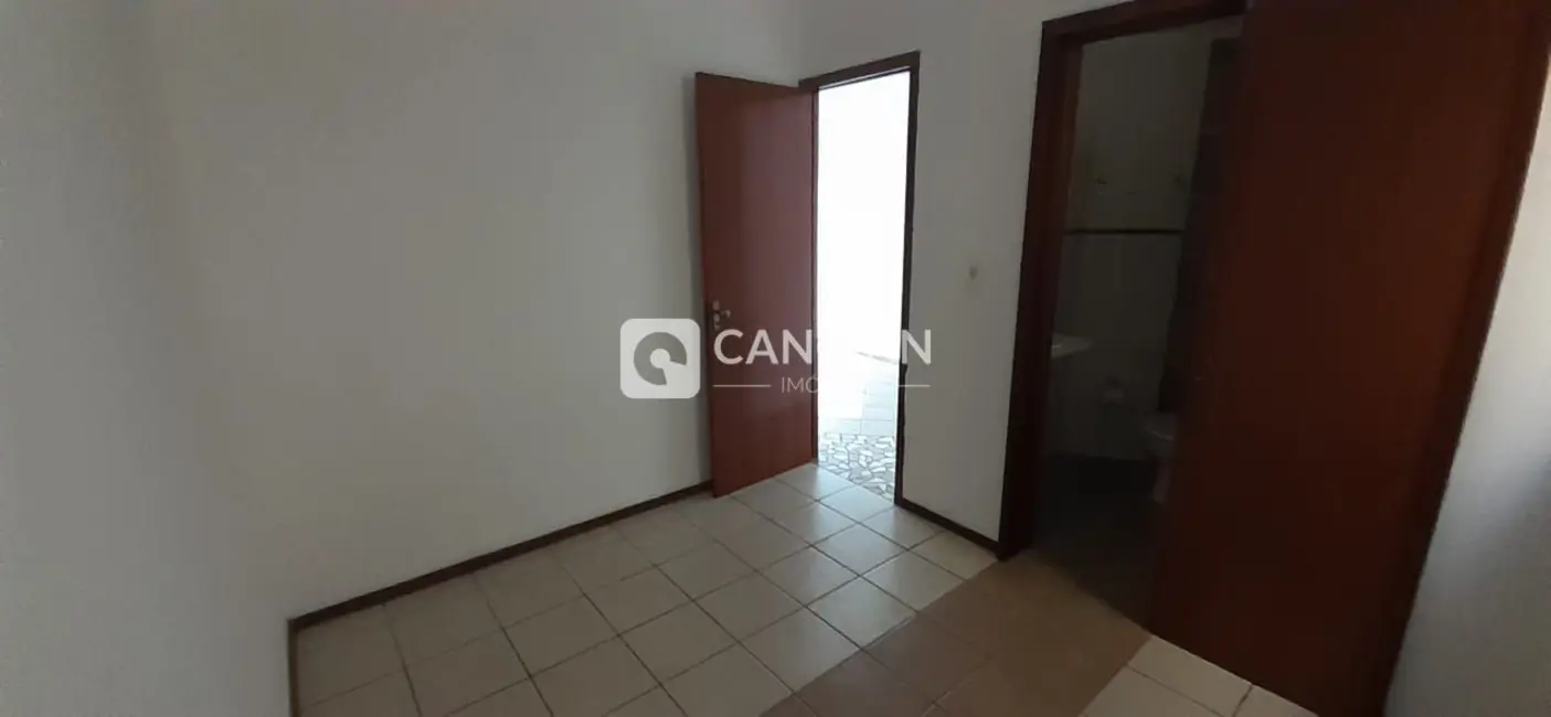 Foto 6 de Apartamento com 1 quarto para alugar, 32m2 em Centro, Santa Maria - RS