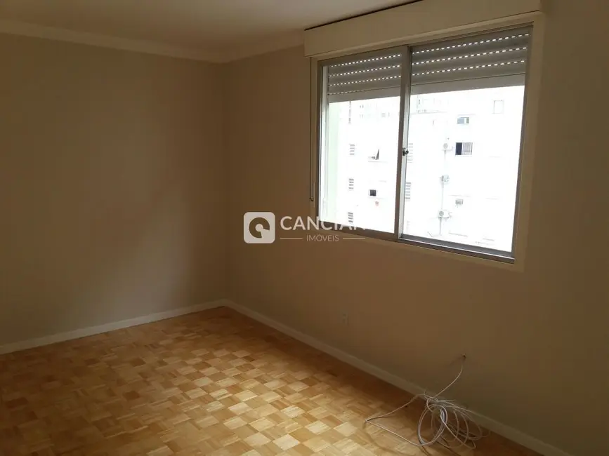Foto 2 de Apartamento com 2 quartos à venda, 90m2 em Centro, Santa Maria - RS