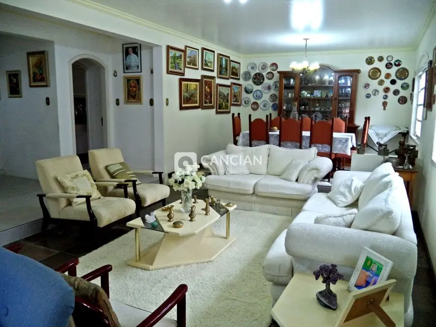 Foto 5 de Casa com 4 quartos à venda, 402m2 em Itararé, Santa Maria - RS