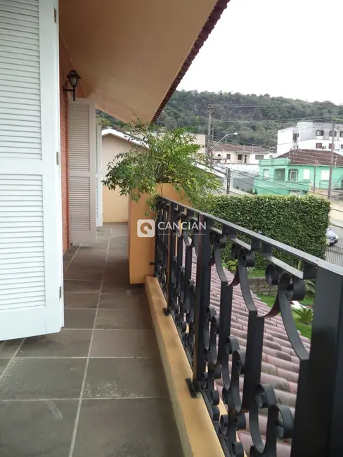 Foto 9 de Casa com 4 quartos à venda, 402m2 em Itararé, Santa Maria - RS