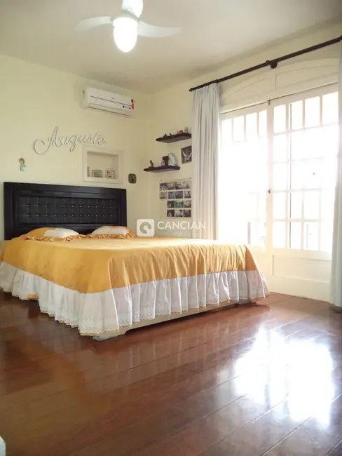 Foto 8 de Casa com 4 quartos à venda, 402m2 em Itararé, Santa Maria - RS