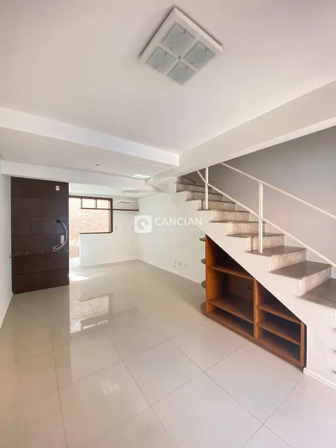 Foto 2 de Casa de Condomínio com 2 quartos à venda, 65m2 em Nossa Senhora do Rosário, Santa Maria - RS