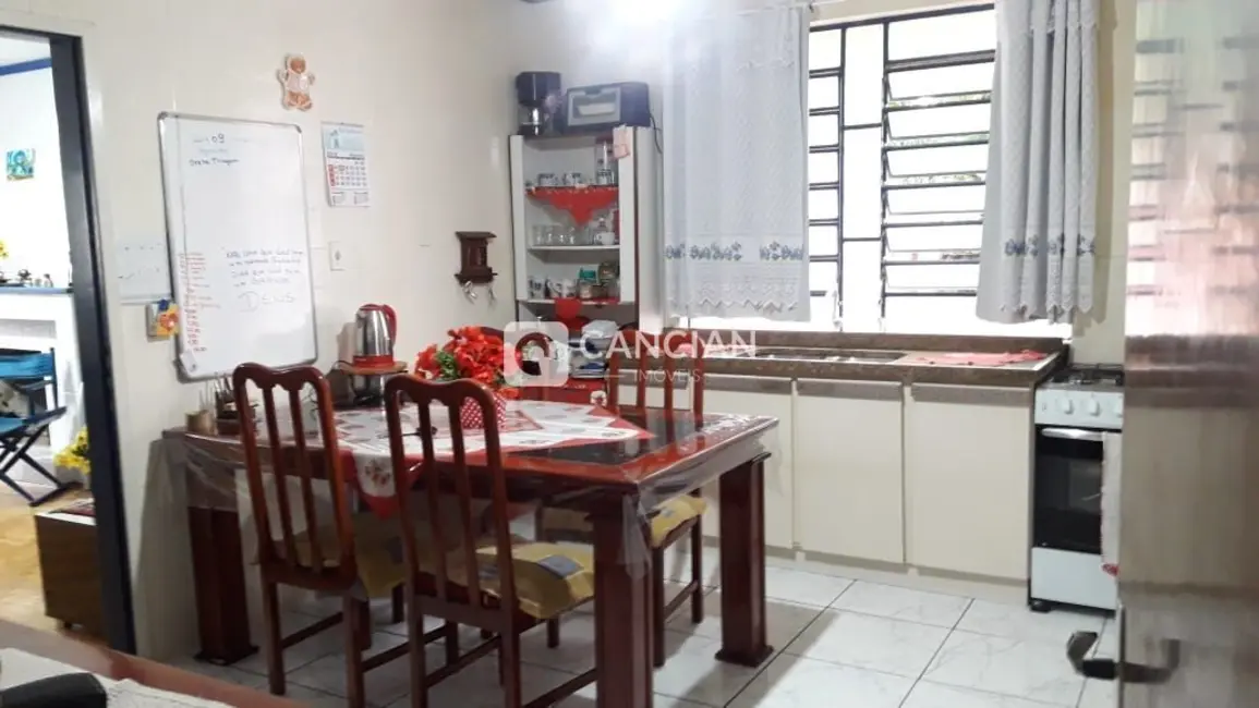 Casa com 3 quartos à venda, 288m2 em São João, Santa Maria - RS - imagem 8 Foto 8 de Casa com 3 quartos à venda, 288m2 em São João, Santa Maria - RS