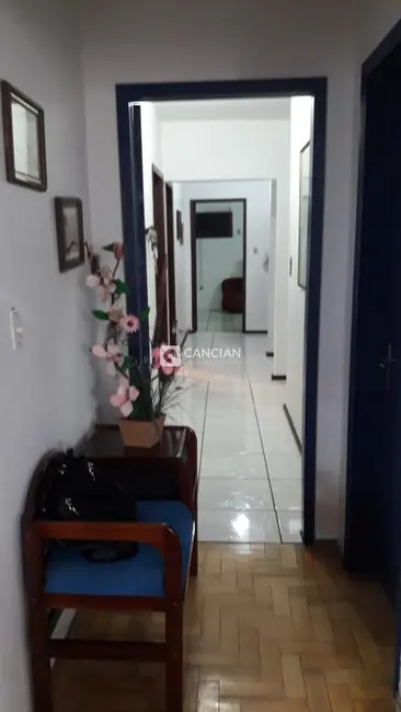 Casa com 3 quartos à venda, 288m2 em São João, Santa Maria - RS - imagem 9 Foto 9 de Casa com 3 quartos à venda, 288m2 em São João, Santa Maria - RS
