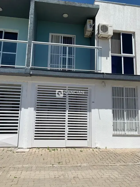 Foto 2 de Casa de Condomínio com 3 quartos à venda, 94m2 em Santa Maria - RS