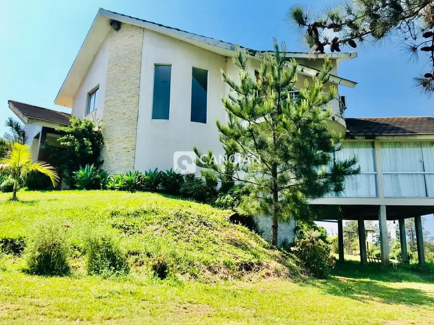 Casa com 4 quartos à venda, 320m2 em Camobi, Santa Maria - RS - imagem 3 Foto 3 de Casa com 4 quartos à venda, 320m2 em Camobi, Santa Maria - RS