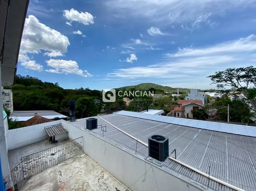 Casa com 6 quartos à venda, 368m2 em Nossa Senhora de Lourdes, Santa Maria - RS - imagem 5 Foto 5 de Casa com 6 quartos à venda, 368m2 em Nossa Senhora de Lourdes, Santa Maria - RS