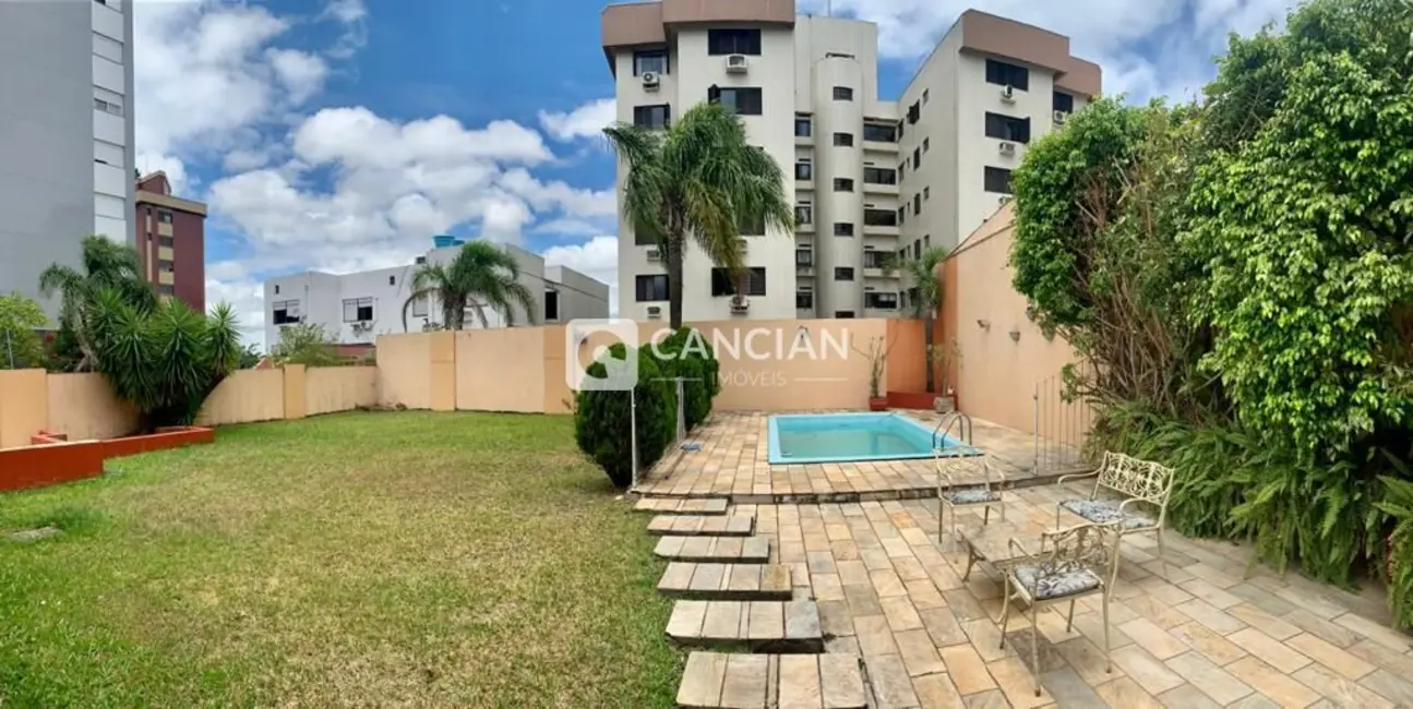 Casa com 4 quartos à venda, 365m2 em Nossa Senhora de Lourdes, Santa Maria - RS - imagem 3 Foto 3 de Casa com 4 quartos à venda, 365m2 em Nossa Senhora de Lourdes, Santa Maria - RS