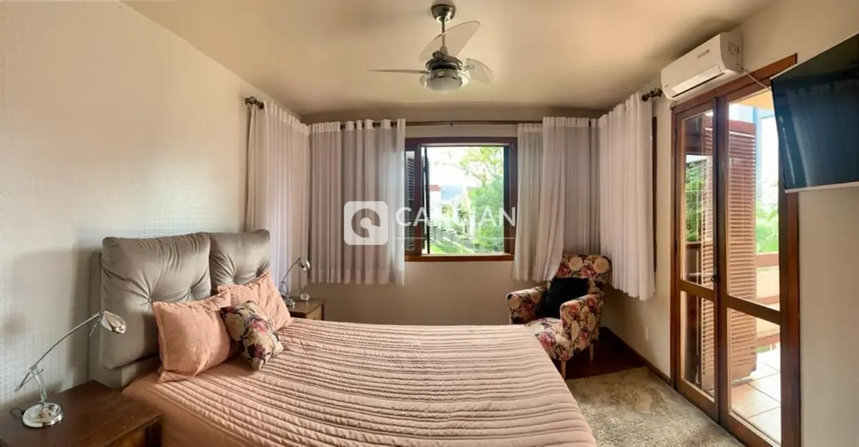 Casa com 4 quartos à venda, 365m2 em Nossa Senhora de Lourdes, Santa Maria - RS - imagem 7 Foto 7 de Casa com 4 quartos à venda, 365m2 em Nossa Senhora de Lourdes, Santa Maria - RS