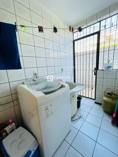 Foto 8 de Apartamento com 3 quartos à venda, 110m2 em Urlândia, Santa Maria - RS