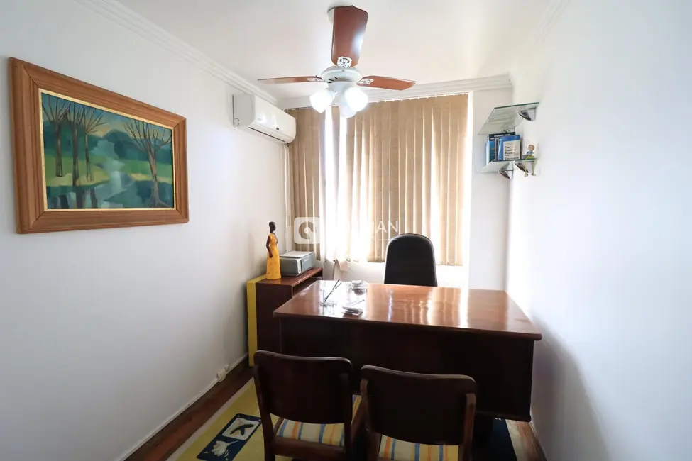 Casa com 3 quartos à venda, 450m2 em Nossa Senhora de Lourdes, Santa Maria - RS - imagem 9 Foto 9 de Casa com 3 quartos à venda, 450m2 em Nossa Senhora de Lourdes, Santa Maria - RS