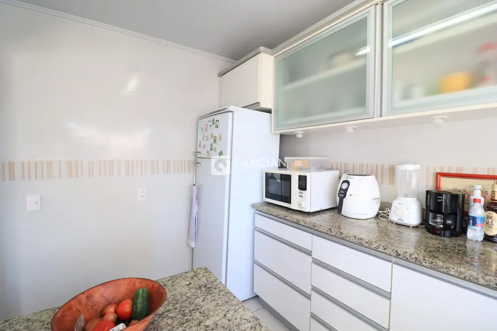 Casa com 3 quartos à venda, 450m2 em Nossa Senhora de Lourdes, Santa Maria - RS - imagem 7 Foto 7 de Casa com 3 quartos à venda, 450m2 em Nossa Senhora de Lourdes, Santa Maria - RS