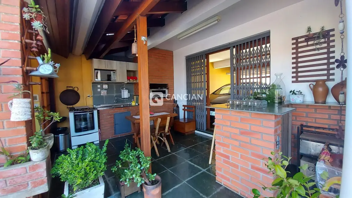 Casa com 3 quartos à venda, 285m2 em São José, Santa Maria - RS - imagem 5 Foto 5 de Casa com 3 quartos à venda, 285m2 em São José, Santa Maria - RS