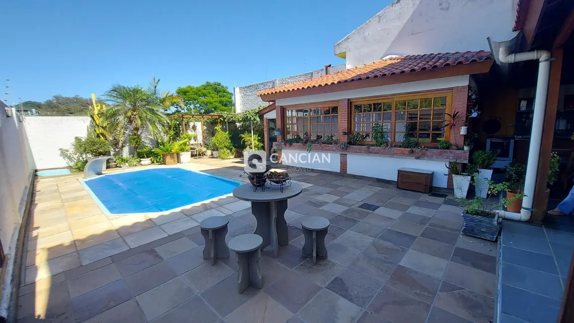 Casa com 3 quartos à venda, 285m2 em São José, Santa Maria - RS - imagem 4 Foto 4 de Casa com 3 quartos à venda, 285m2 em São José, Santa Maria - RS