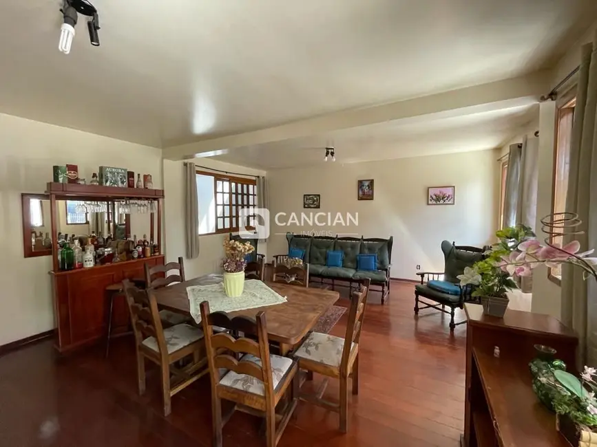 Casa com 4 quartos à venda, 543m2 em Centro, Santa Maria - RS - imagem 5 Foto 5 de Casa com 4 quartos à venda, 543m2 em Centro, Santa Maria - RS