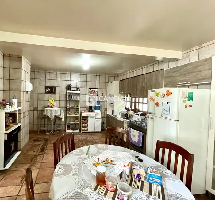 Casa com 4 quartos à venda, 543m2 em Centro, Santa Maria - RS - imagem 8 Foto 8 de Casa com 4 quartos à venda, 543m2 em Centro, Santa Maria - RS