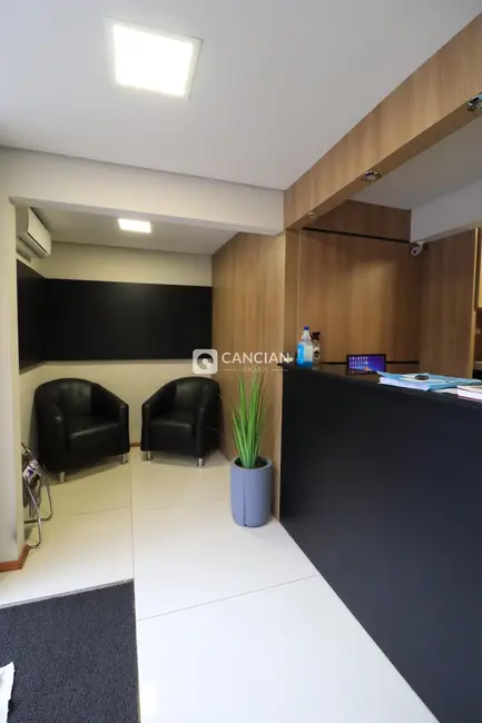 Foto 9 de Prédio Inteiro com 4 quartos à venda, 380m2 em Nossa Senhora de Lourdes, Santa Maria - RS