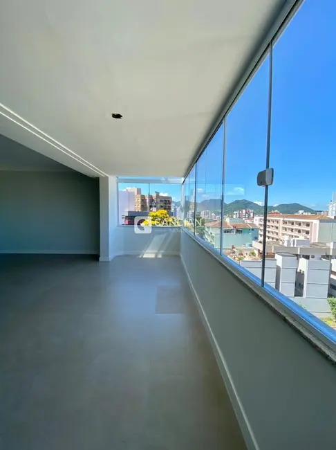 Cobertura com 3 quartos à venda, 253m2 em Centro, Santa Maria - RS - imagem 8 Foto 8 de Cobertura com 3 quartos à venda, 253m2 em Centro, Santa Maria - RS